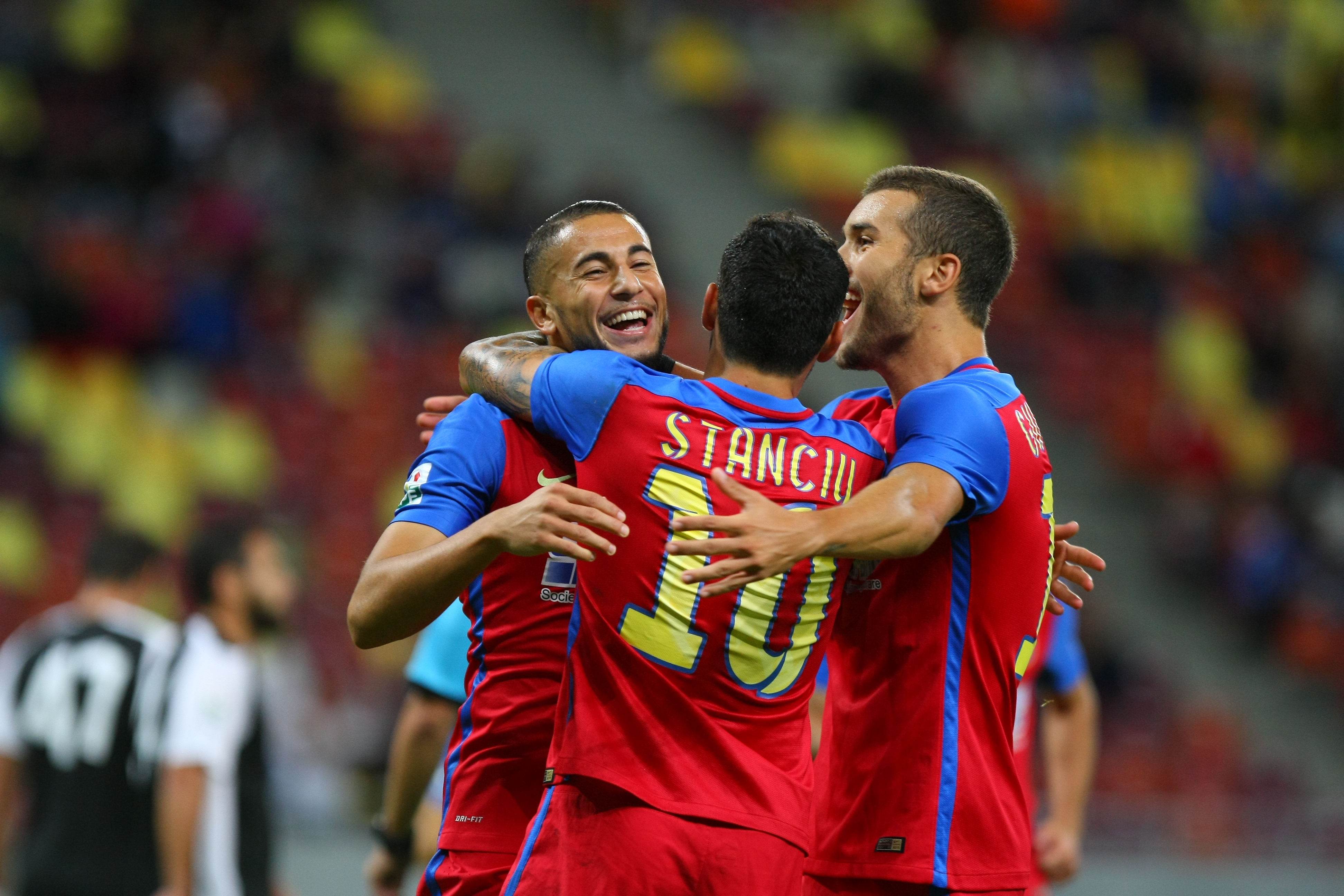 Liga I: Steaua - FC Voluntari 3-1. ^Hamroun, Chipciu și Stanciu l-au ridicat de pe bancă pe Rădoi, antrenorul fără licență al campioanei. Odată cu el, și pe ”principalul”-marionetă Țiți Dumitriu / GALERIE FOTO