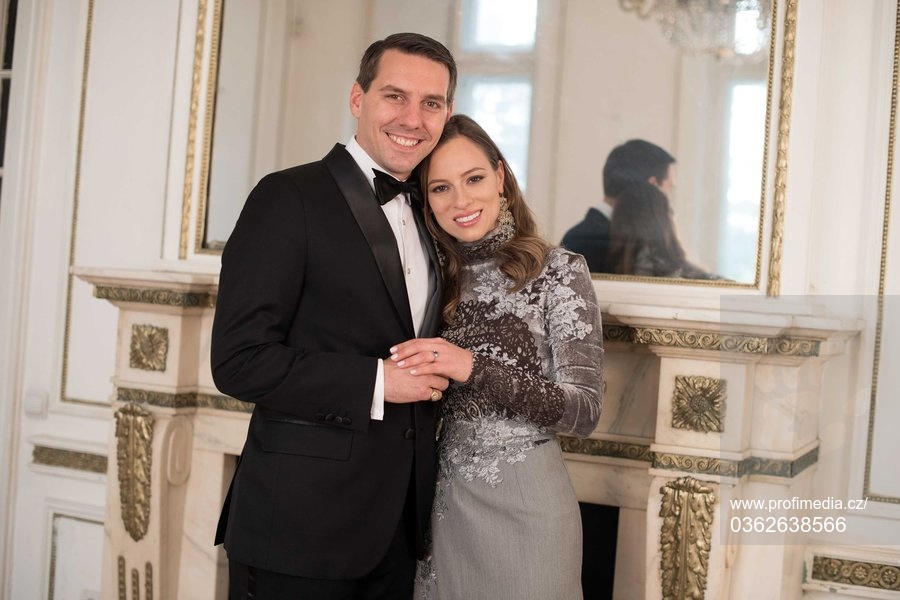 Fostul Principe Nicolae și soția lui, ședință foto spectaculoasă. Ipostazele în care nu au mai fost văzuți