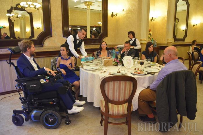 Cine este femeia care se ocupă de Mihăiță Neșu. Este nedezlipită de lângă el | FOTO