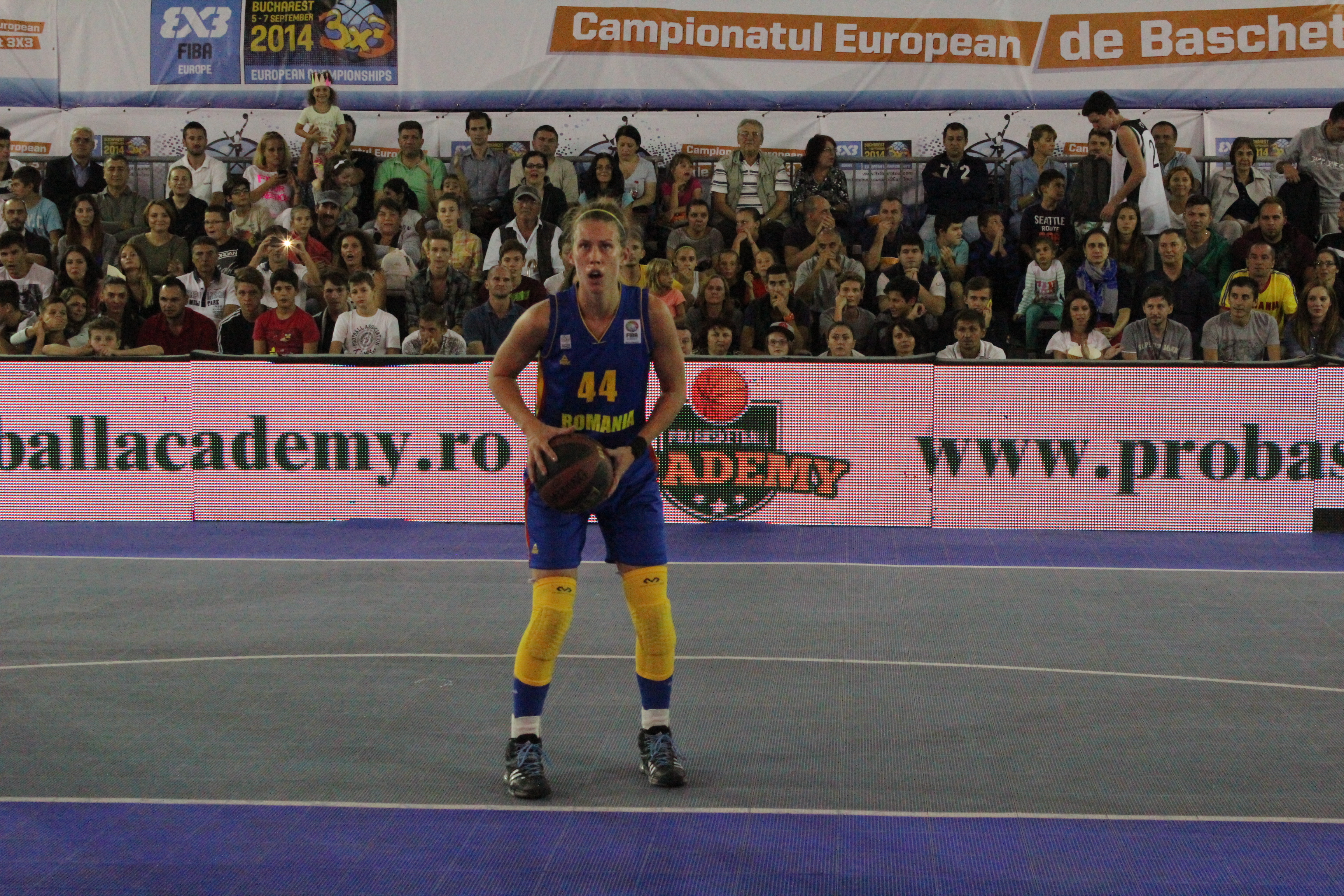GALERIE FOTO & VIDEO / România joacă astăzi în semifinalele CE de baschet 3x3