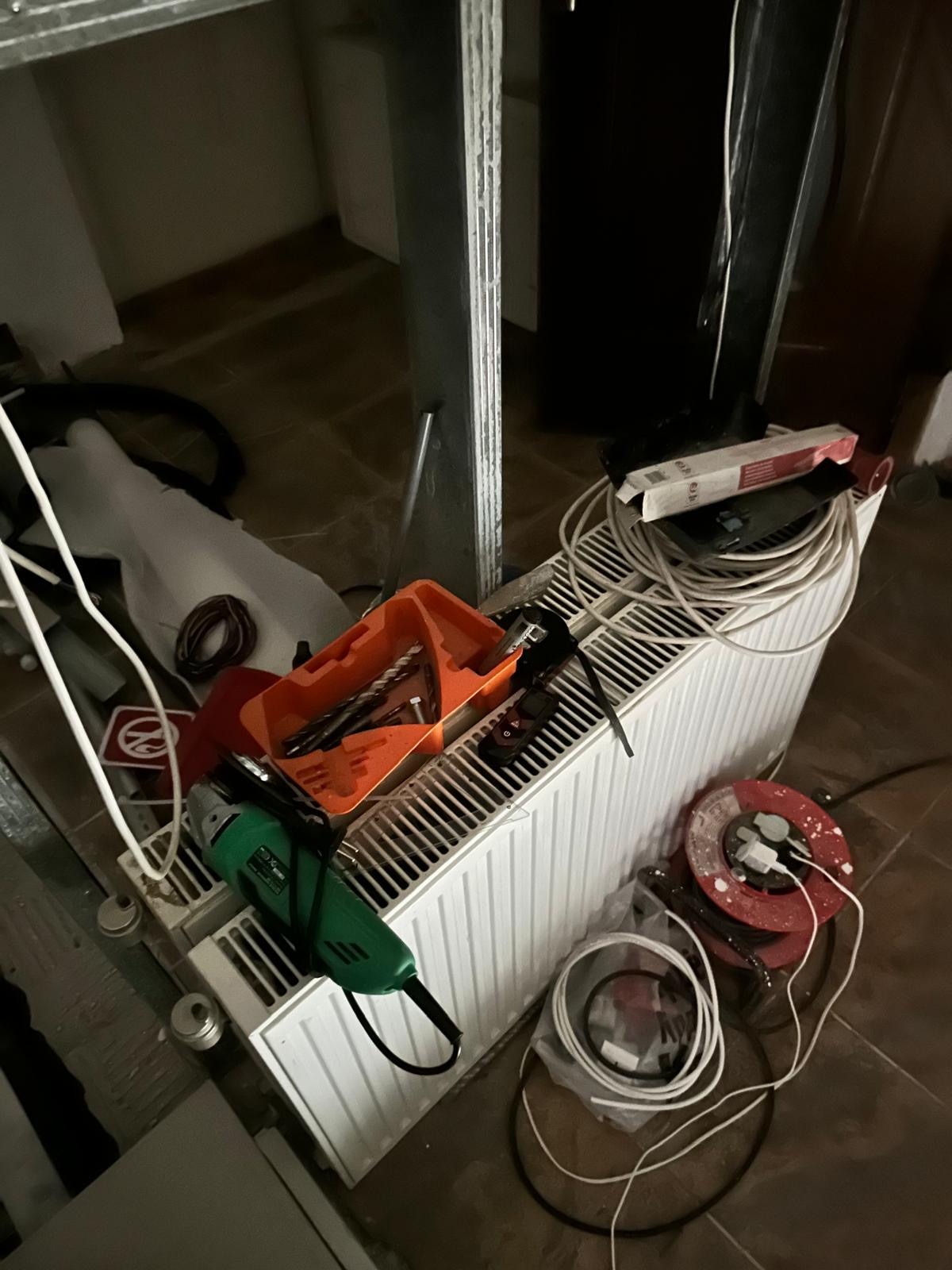 O bătrână de la un azil care funcționa ilegal în Voluntari a murit în drum spre spital. Patronul are dosar penal și pentru evaziune fiscală