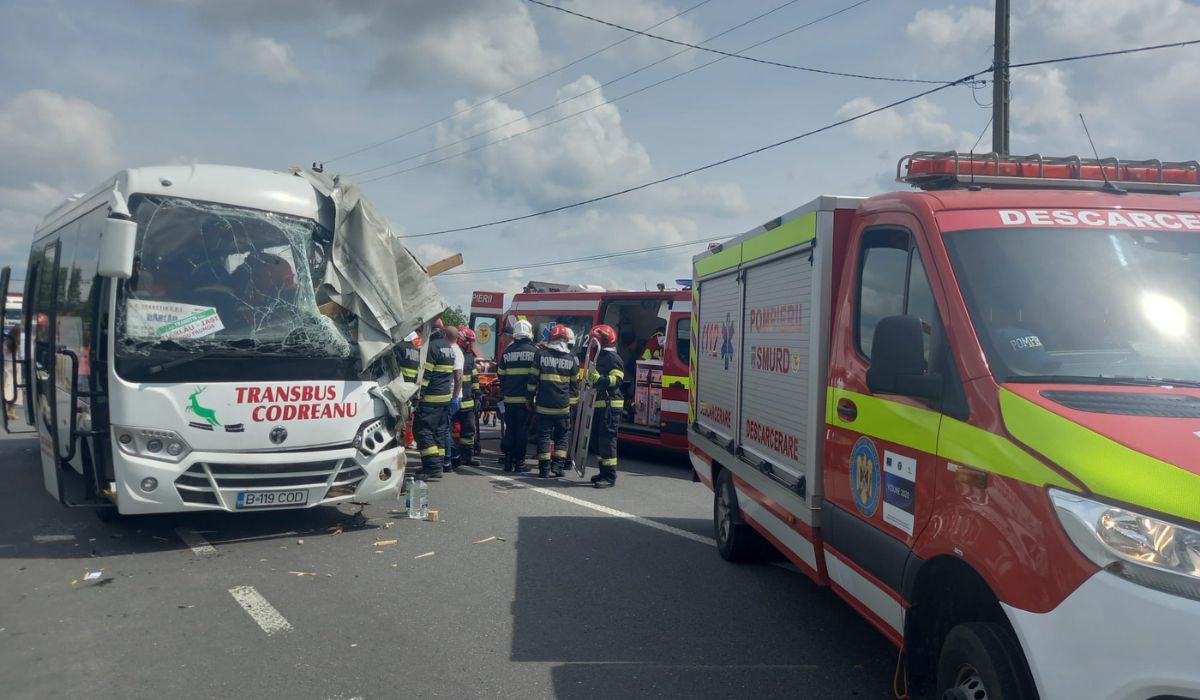 Un pompier și soția lui, medic, plecați în vacanță, eroii accidentului cu 17 victime de la Lețcani: „Plină de sânge, salva vieți”