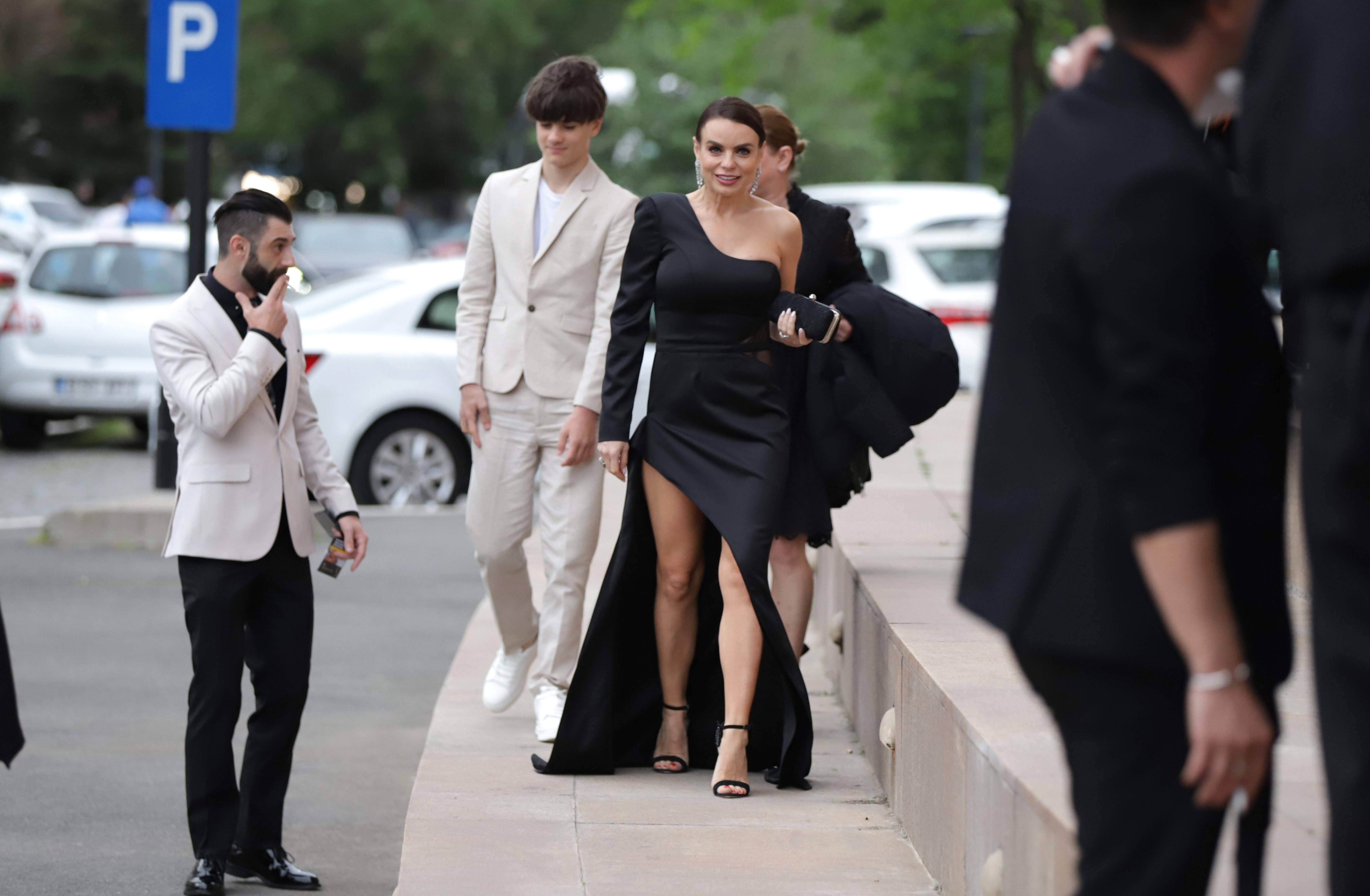 Jojo, apariție rară alături de fiul ei Achim, în vârstă de 13 ani. Adolescentul seamănă perfect cu mama lui. „Îmi place actoria, dar nu cred că o să fac asta”