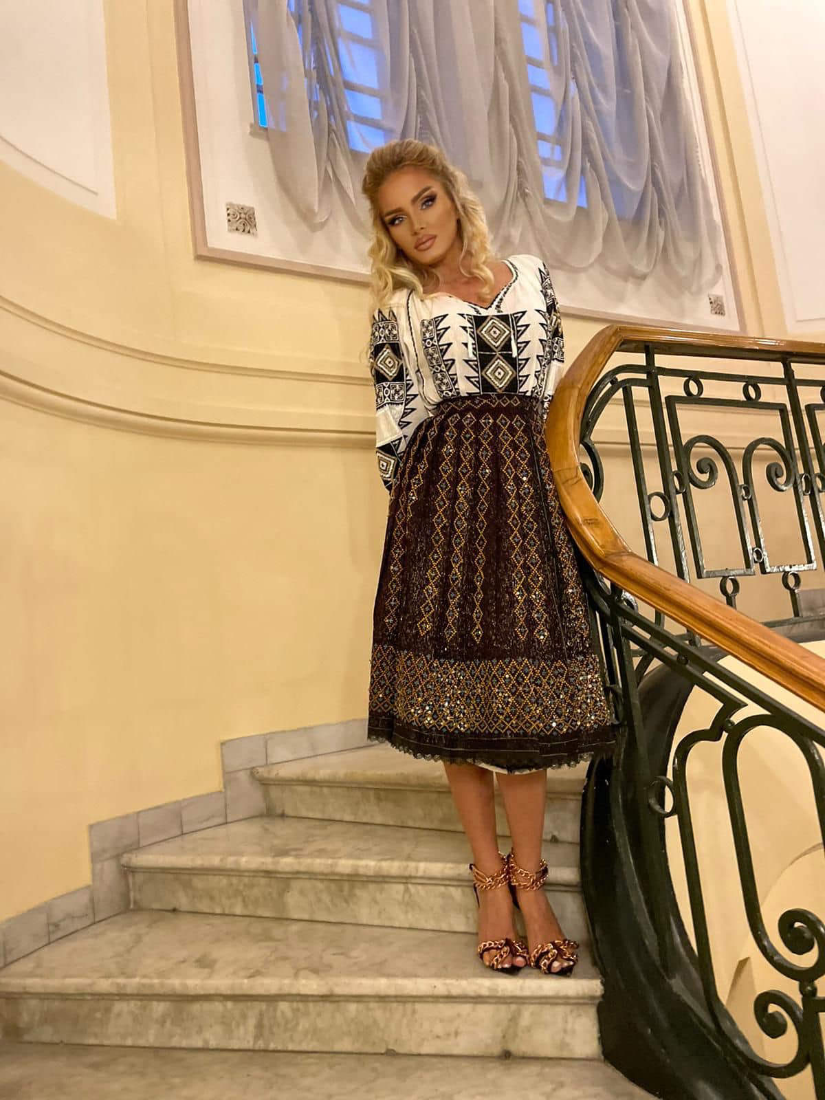 Maria Constantin a izbucnit în lacrimi la TV, în fața tuturor. Artista, șocată de gestul iubitului ei. „Nu știu cum a avut curajul ăsta”