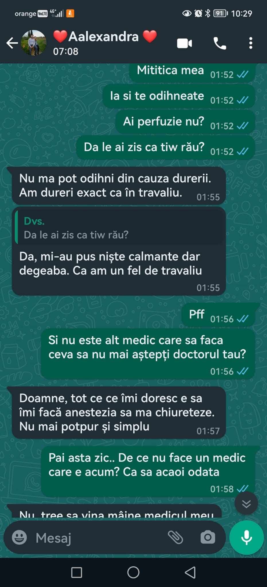 „Nu am aer”. Cum arată mesajele trimise de femeia moartă în maternitatea din Botoșani. Publicate de fratele ei, au devenit simbolul campaniei pentru demiteri