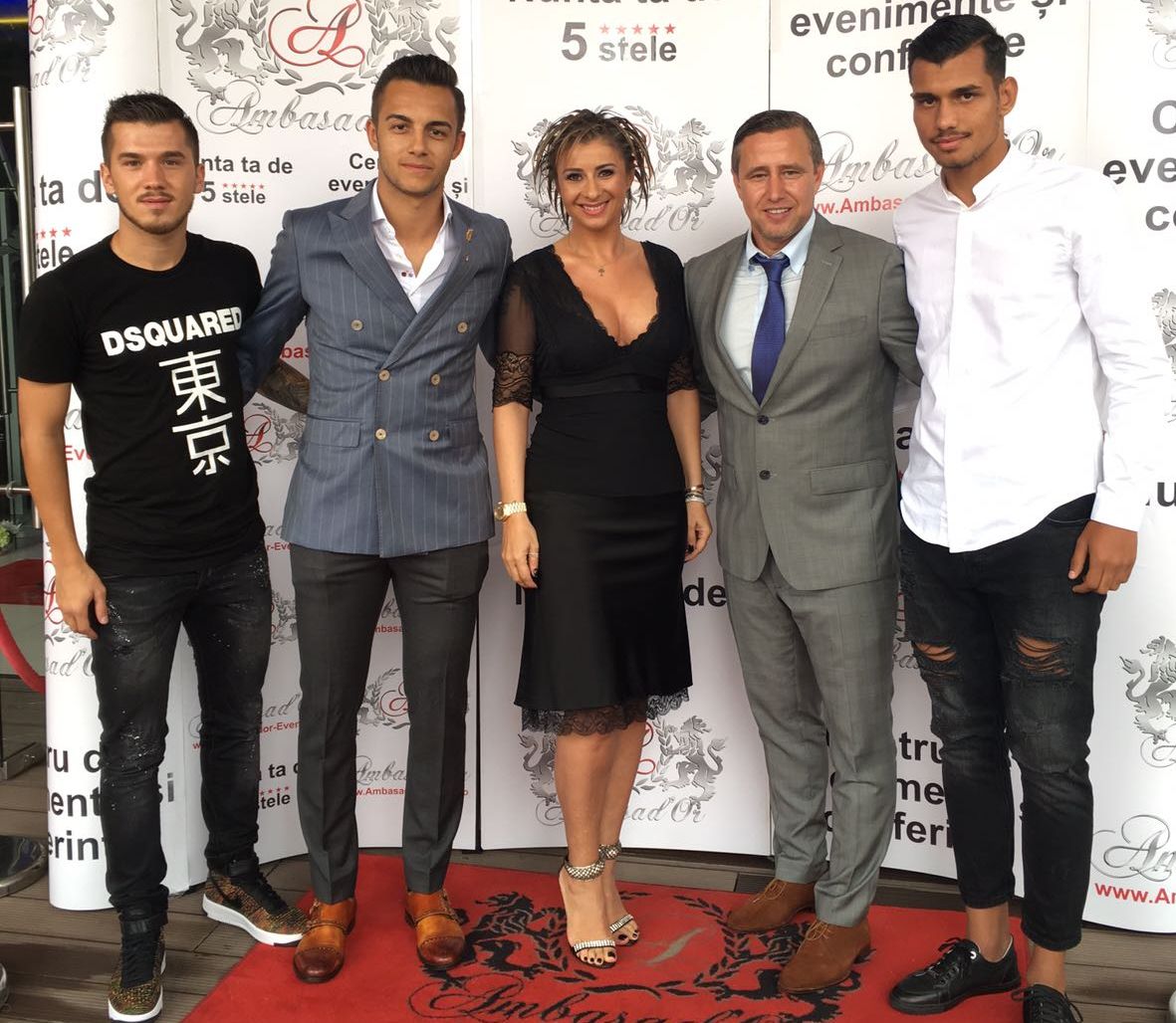 FOTOGRAFII EXCLUSIVE! Cum a apărut Andreea Tonciu la cheful de pomină al nașului ei