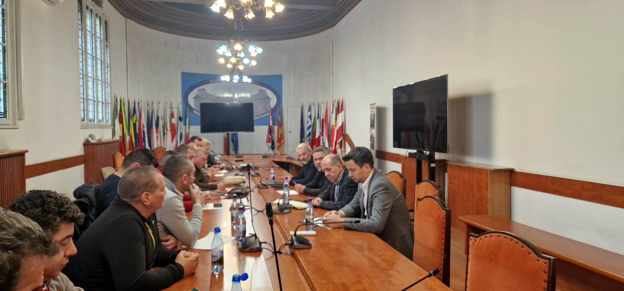 Protestul fermierilor și transportatorilor: 3 ore de discuții la Ministerul Agriculturii, 4 ore - la Transporturi, incidente la Constanța și trafic îngreunat în mai multe zone