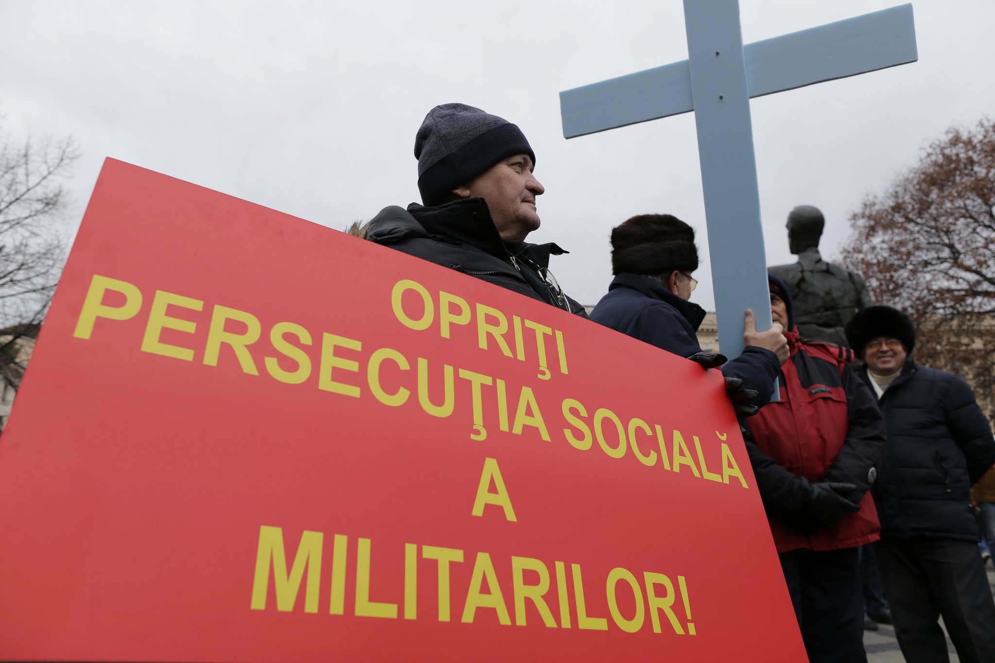 GALERIE FOTO/ Sindicaliștii din poliție și penitenciare protestează în stradă chiar în toiul reuniunii miniștrilor europeni de la București. Care sunt revendicările