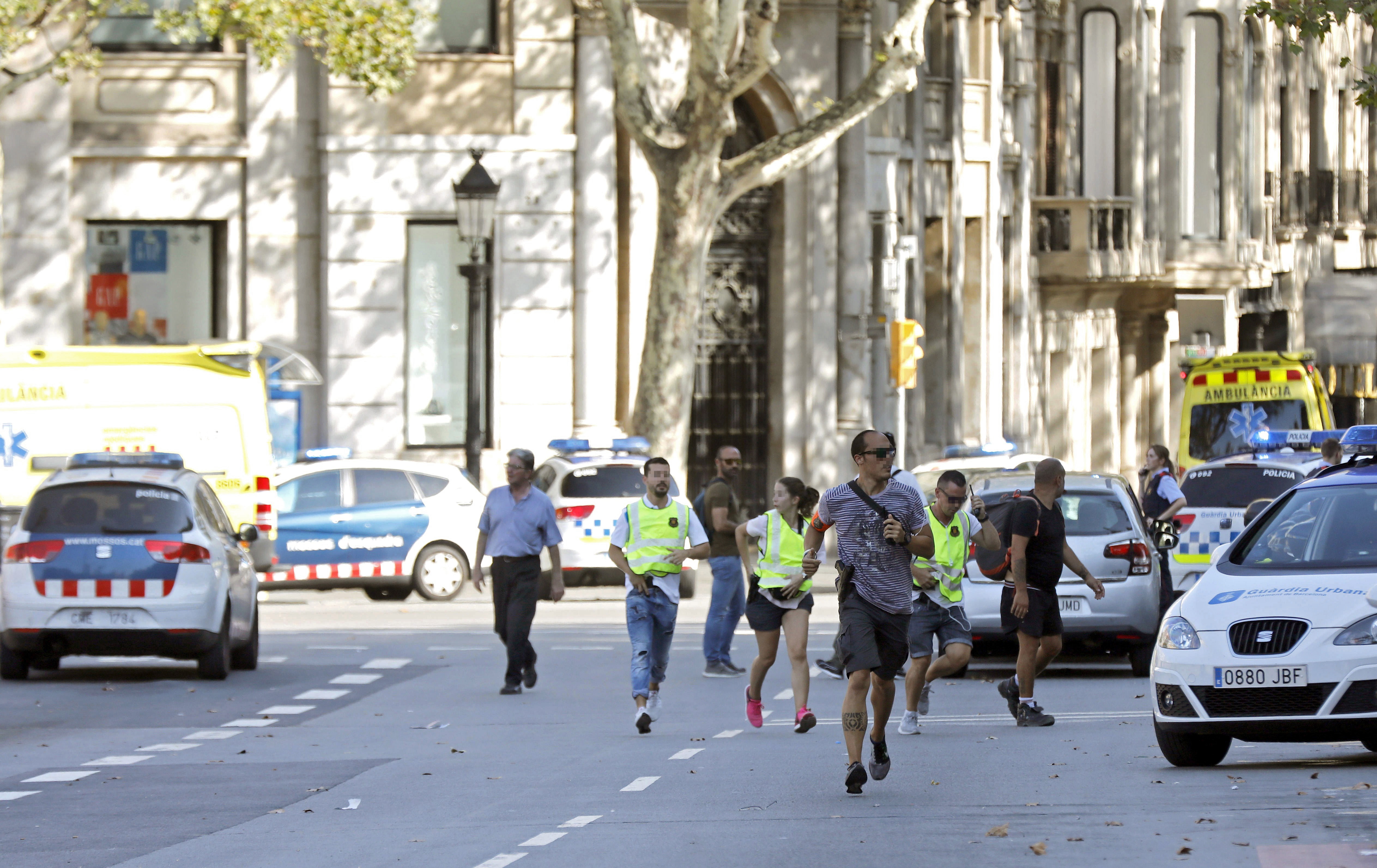 Atentat în Barcelona | O tânără a scăpat nevătămată din atacul terorist, după ce a fost și martora atacurilor din Londra și Paris