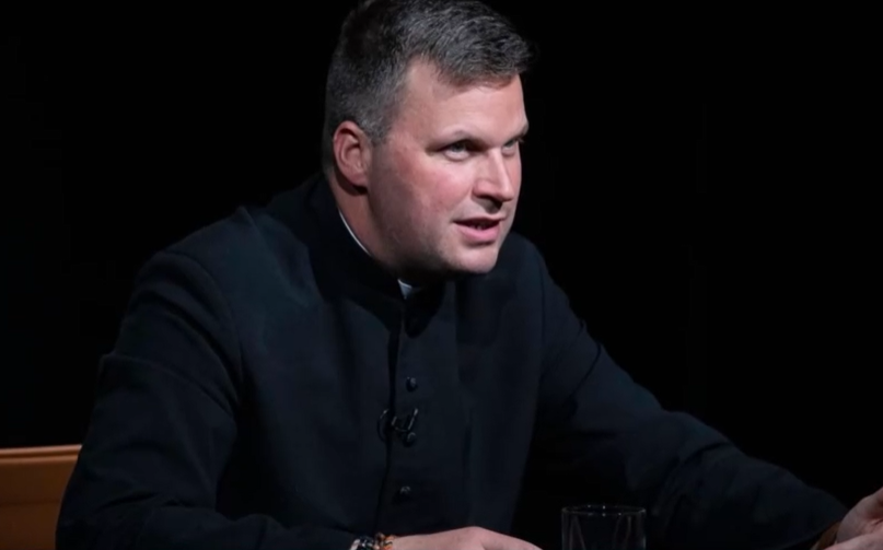 A váci püspök bocsánatot kért Bese Gergő miatt