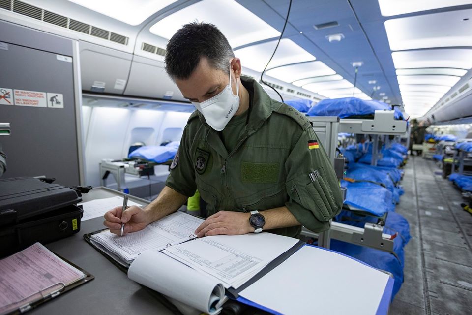 FOTO: Cum arată un avion-spital pentru transportarea pacienților infectați cu COVID-19