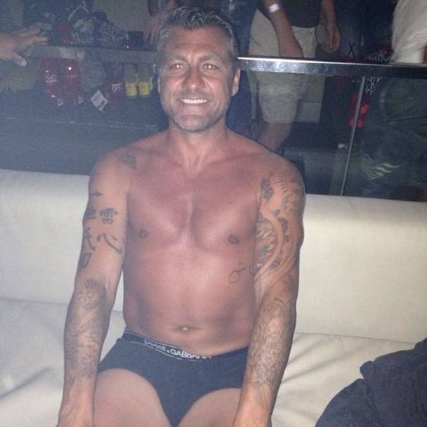 GALERIE FOTO / Cuceritorul Vieri nu se potolește: are burtă, dar nu-l ocolesc fetele superbe