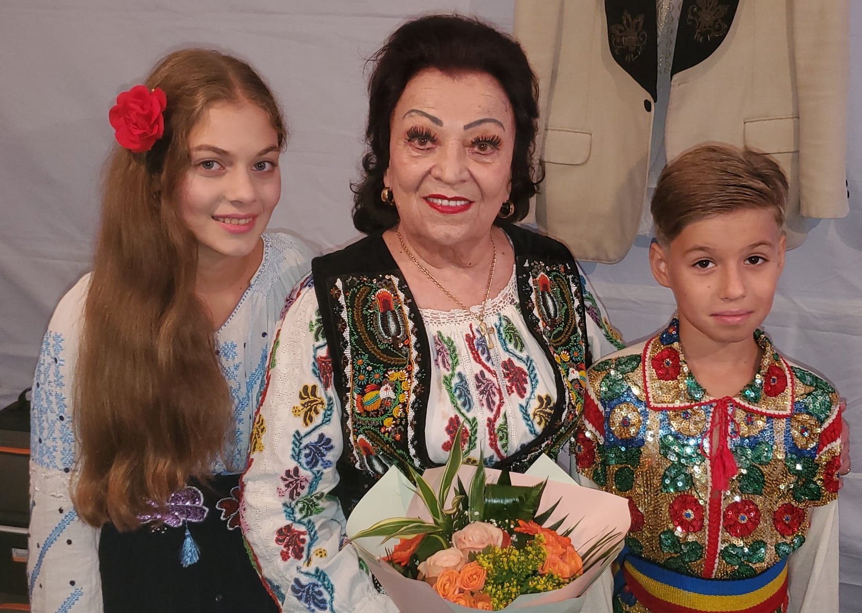 Imagini rare cu cei trei copii ai lui Ionuț Dolănescu. Ioana și Iancu duc tradiția familiei mai departe
