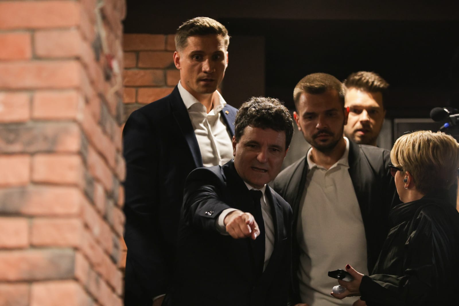 LIVE TEXT Alegeri prezidențiale 2025, turul 2 - 18 mai. Peste 11 milioane de români au votat. Nicușor Dan l-a învins pe George Simion, conform exit-poll-urilor