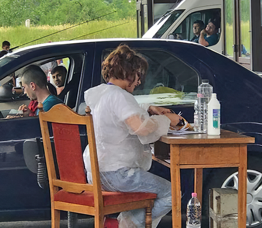 Modelul Orban funcționează: nici oamenii DSP și nici polițiștii de frontieră nu poartă măști la Nădlac
