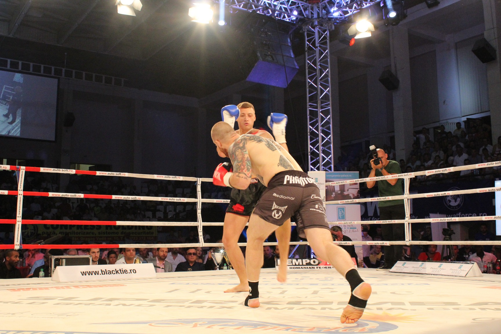 GALERIE FOTO / SUPERKOMBAT CONSTANȚA: Moroșanu a dat de pământ cu colosul din Kavala!