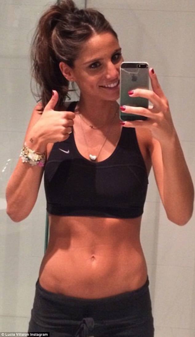 Ce gropițe are fata, pe Chicharito l-a dat gata! Ea este iubita eroului de la Real Madrid. Află cum l-a ”pasat” pe Cristiano Ronaldo / GALERIE FOTO HOT