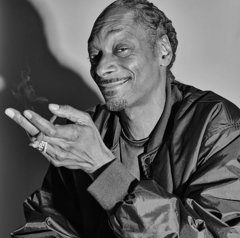 Snoop Dogg dezvăluie că „renunțarea la fumat” a fost o campanie publicitară. Artistul a stârnit controverse pe internet