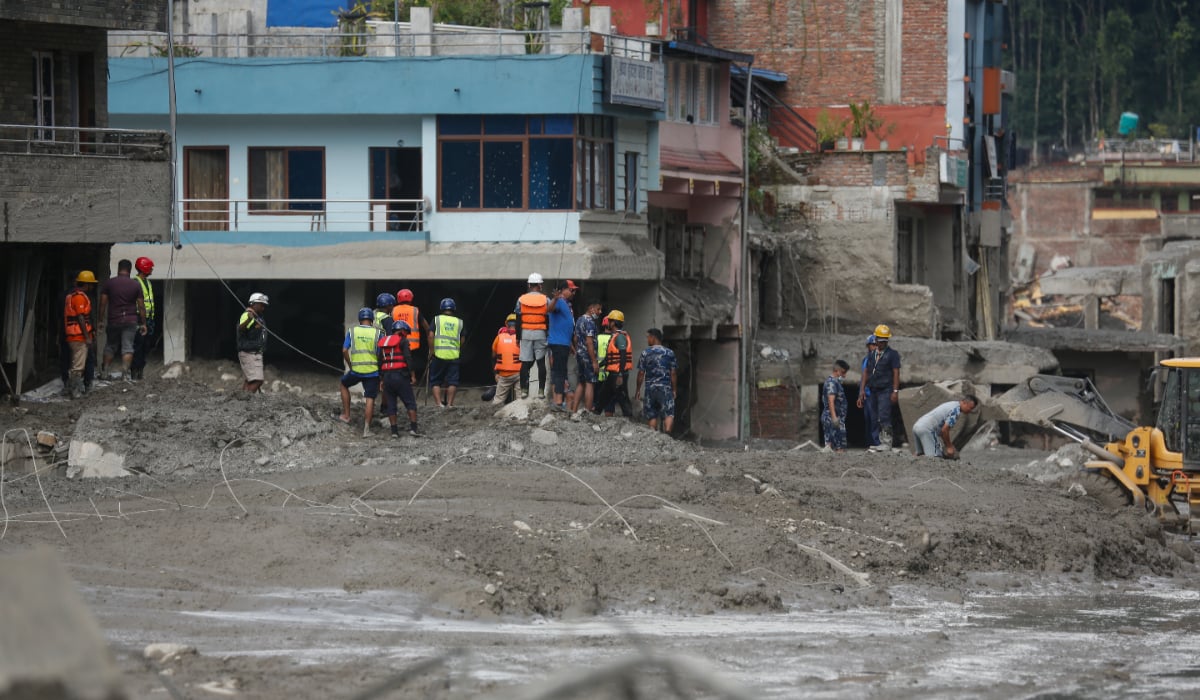 Bilanțul dezastrului din Nepal a crescut la 579 de morți. Imagini dramatice cu clădiri înghițite de noroi și operațiuni contracronometru de salvare