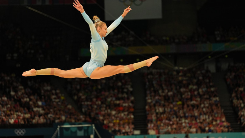 Instagram i-a șters Mihaelei Rădulescu o postare. Vedeta scrisese un mesaj de susținere pentru gimnastele Sabrina Voinea și Ana Bărbosu. „Ce amuzante sunt legile europene”