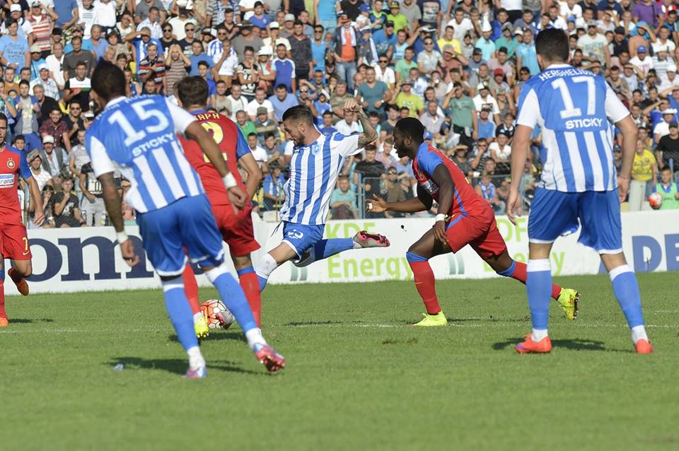 Liga I. CS U Craiova - Steaua 1-2. Olteni, pârliţi de un oltean: arbitrul Comănescu! ^Tade a adus victoria campioanei dintr-un penalty controversat / FOTO