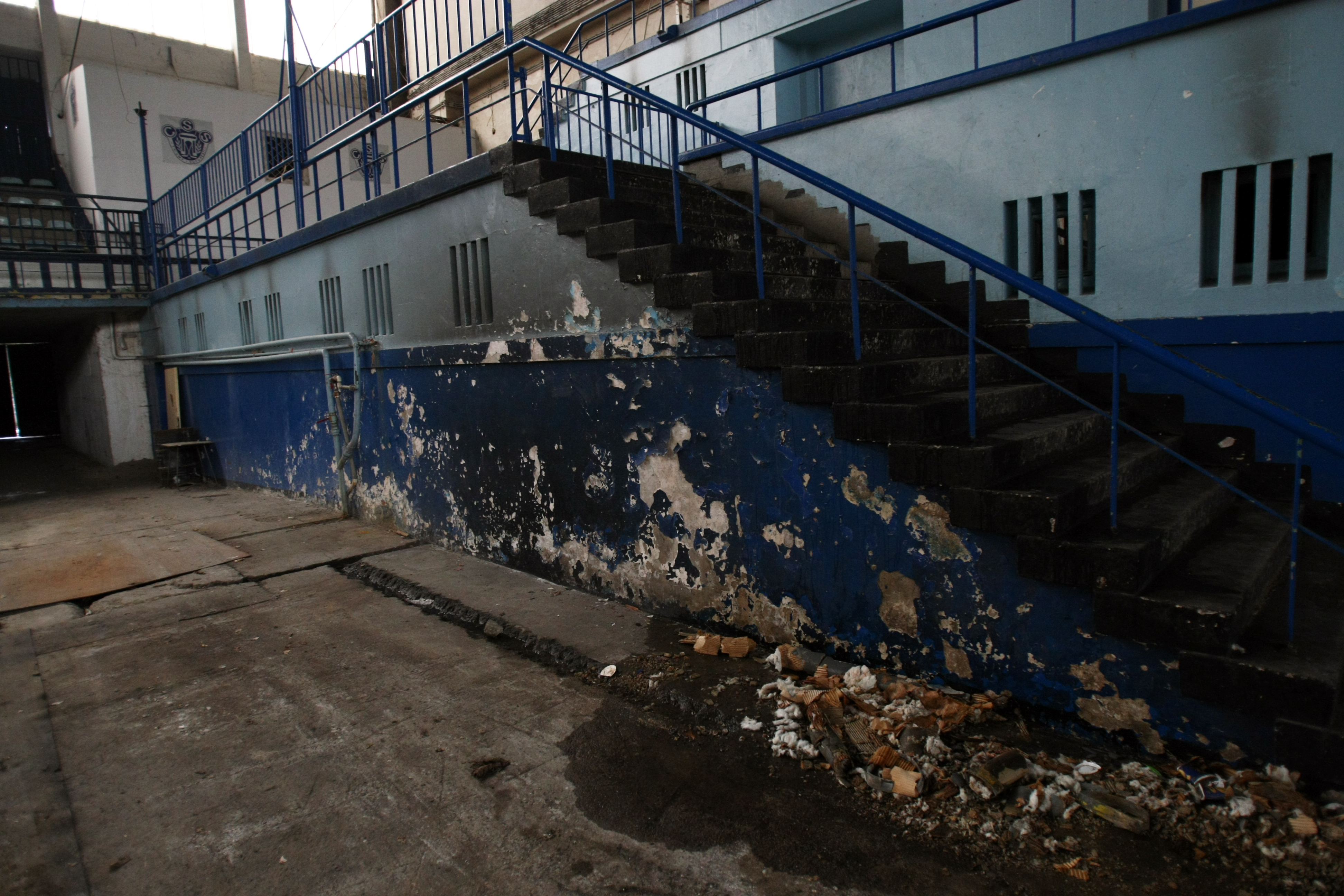 Patinoarul "Flamaropol" e o ruină. Reconstrucția întârzie / GALERIE FOTO