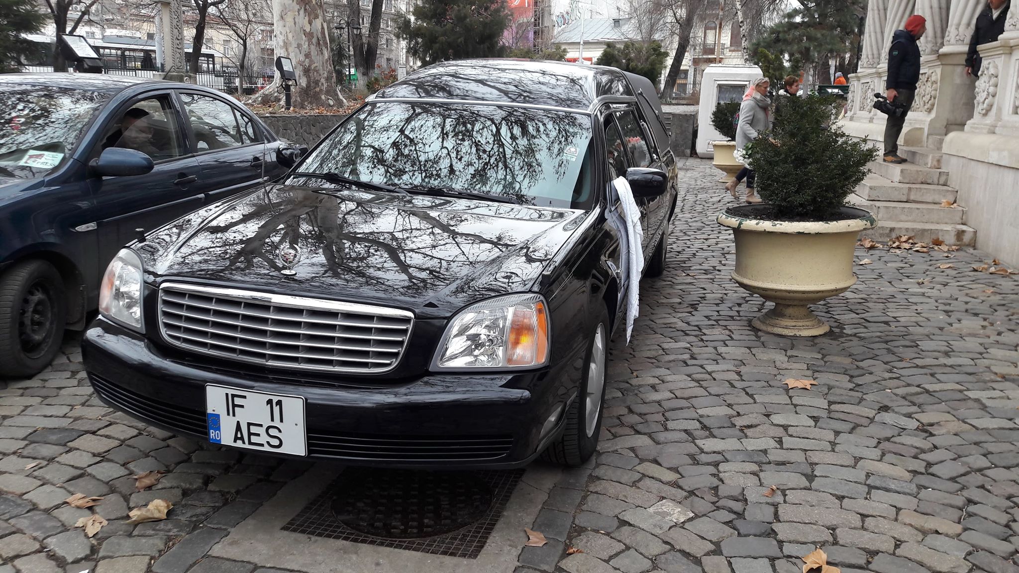 FOTO/ Actorul Dorel Vișan, la înmormântarea ziaristului George Stanca. “Era nemulțumit de el și de alții“