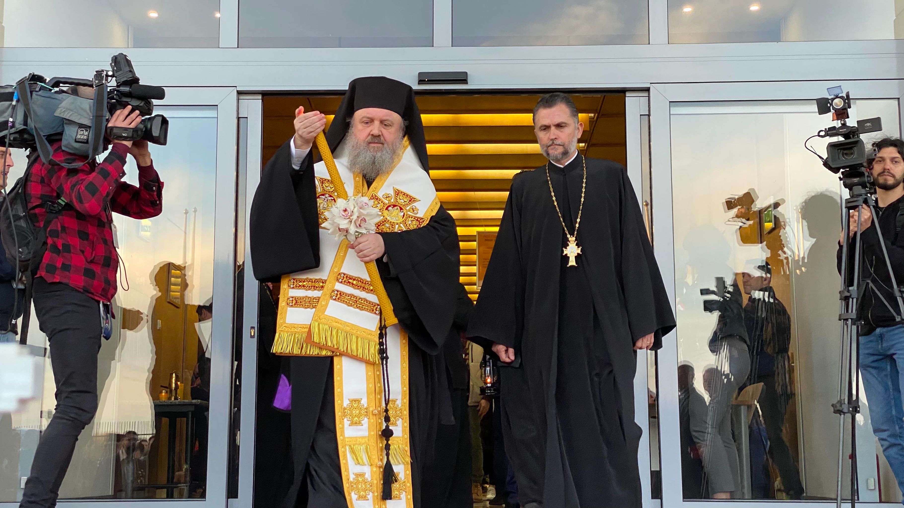 Hristos a înviat! Imagini de la liturghia de Înviere de la Patriarhia Română, oficiată de Preafericitul Daniel