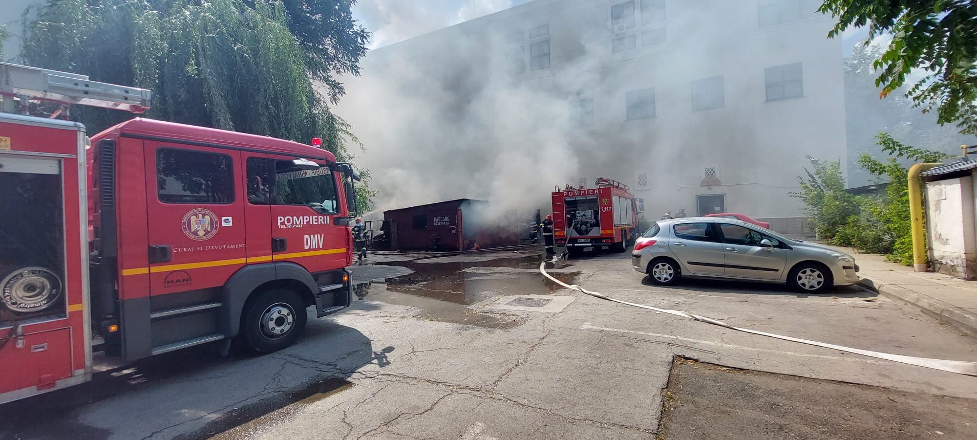 Incendiu la o anexă lipită de Opera Națională din București. Daunele materiale sunt nesemnificative