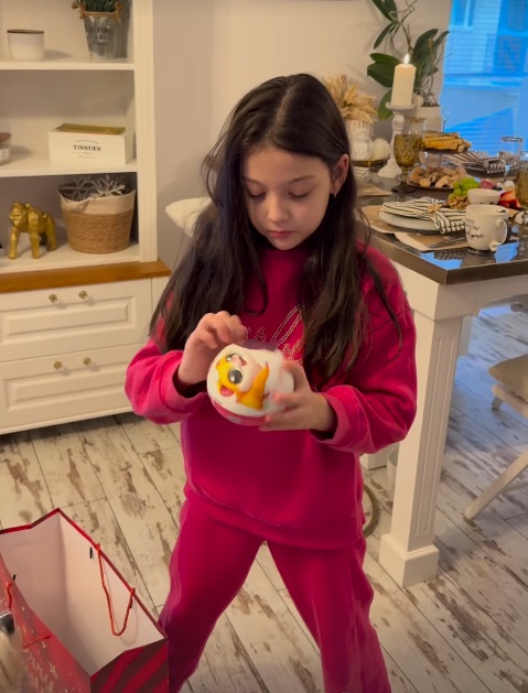 Bianca Drăgușanu a petrecut Crăciunul fără fetița ei. Unde a fost Sofia și ce cadouri a primit de la Moș Crăciun