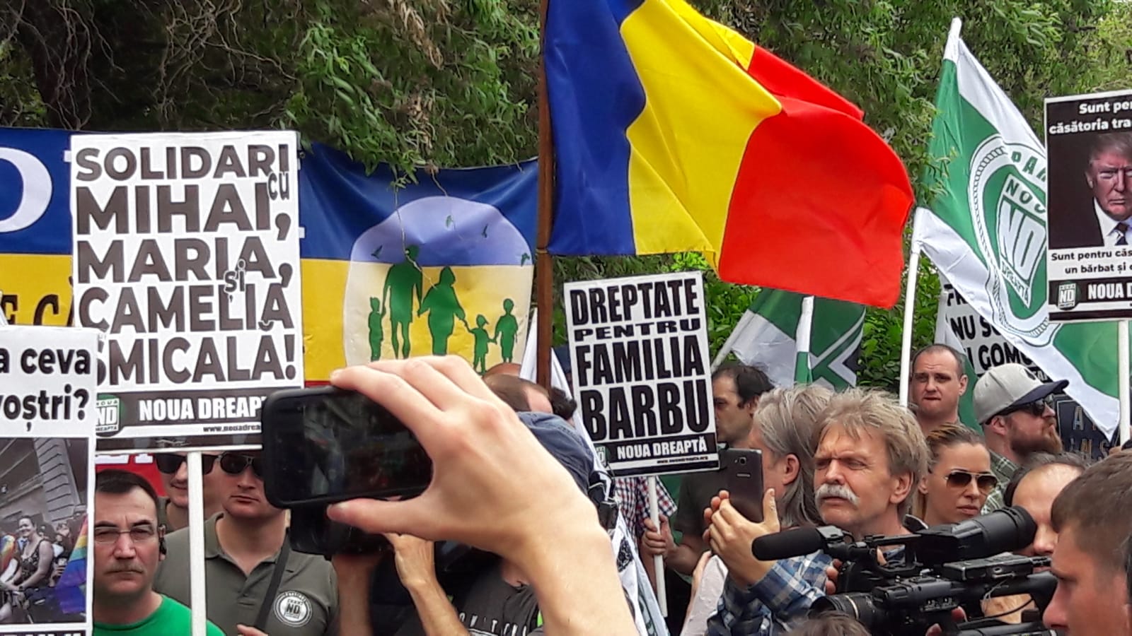GALERIE FOTO/ Marșul Normalității în București. Noua Dreaptă a ieșit în stradă „pentru familia naturală”