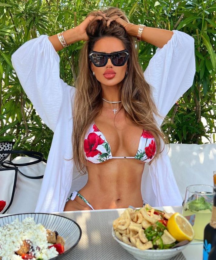 Cum a apărut Bianca Drăgușanu pe o plajă din Mamaia Nord. Toți și-au dat coate când au văzut-o