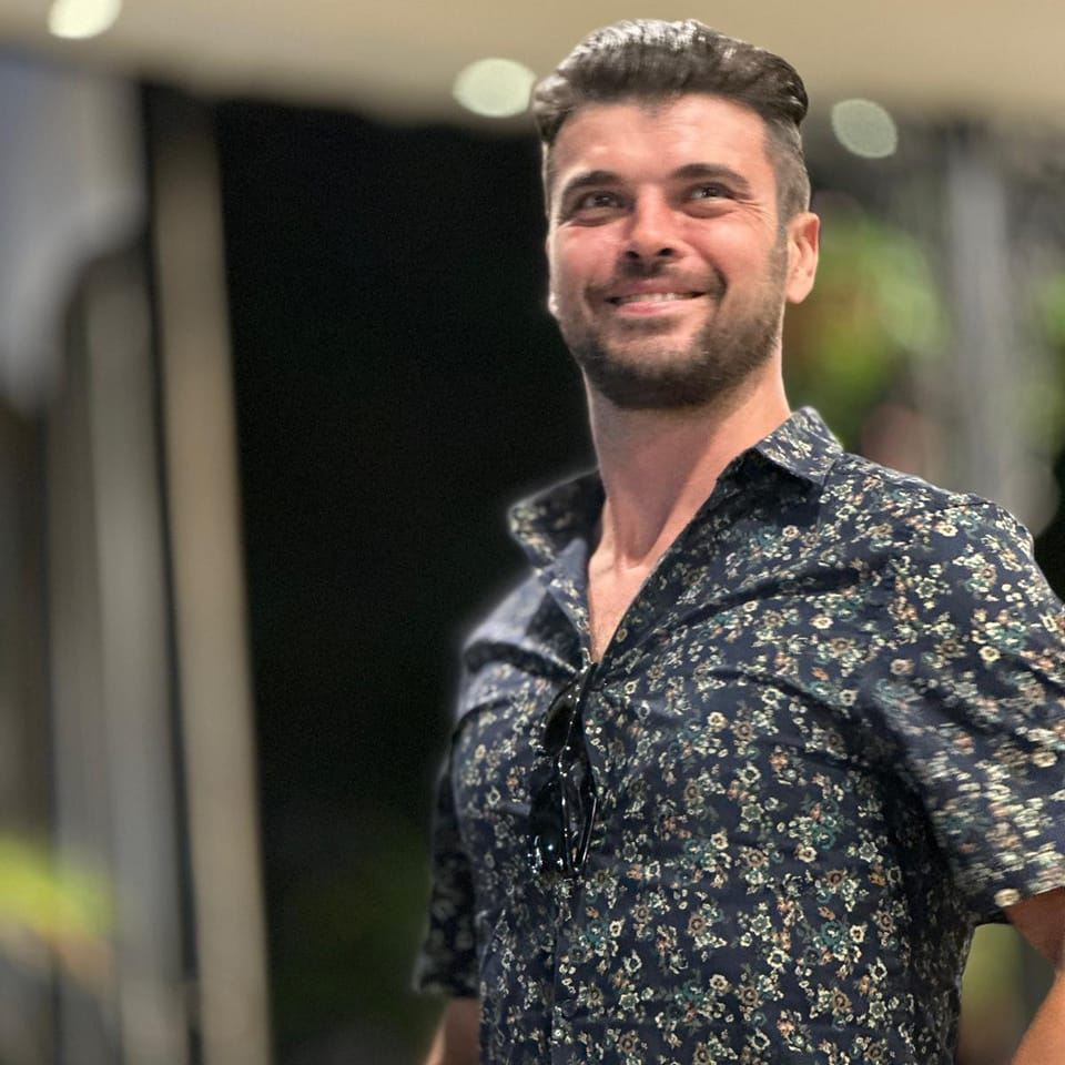 Cine e noua iubită a lui Marius Elisei. Aceasta nu face parte din showbiz: „Suntem împreună de pe 6 septembrie”