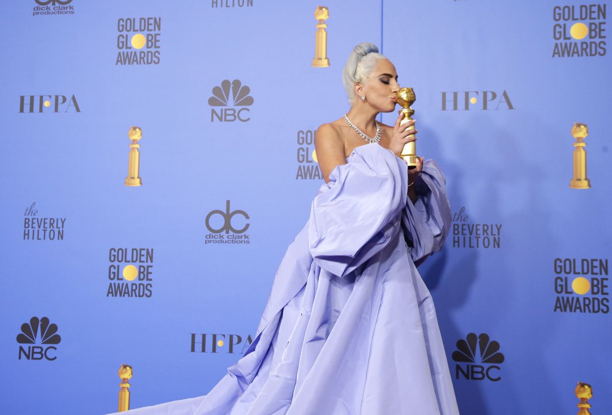 FOTO | Lady Gaga, omagiu incredibil la Globurile de Aur 2019! De ce a ales să poarte superba rochie mov