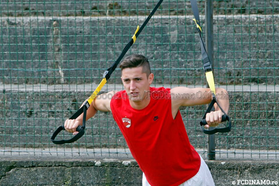 Mușchi de ”câine neîmblânzit”. Feussi dă tonul antrenamentelor lui Dinamo