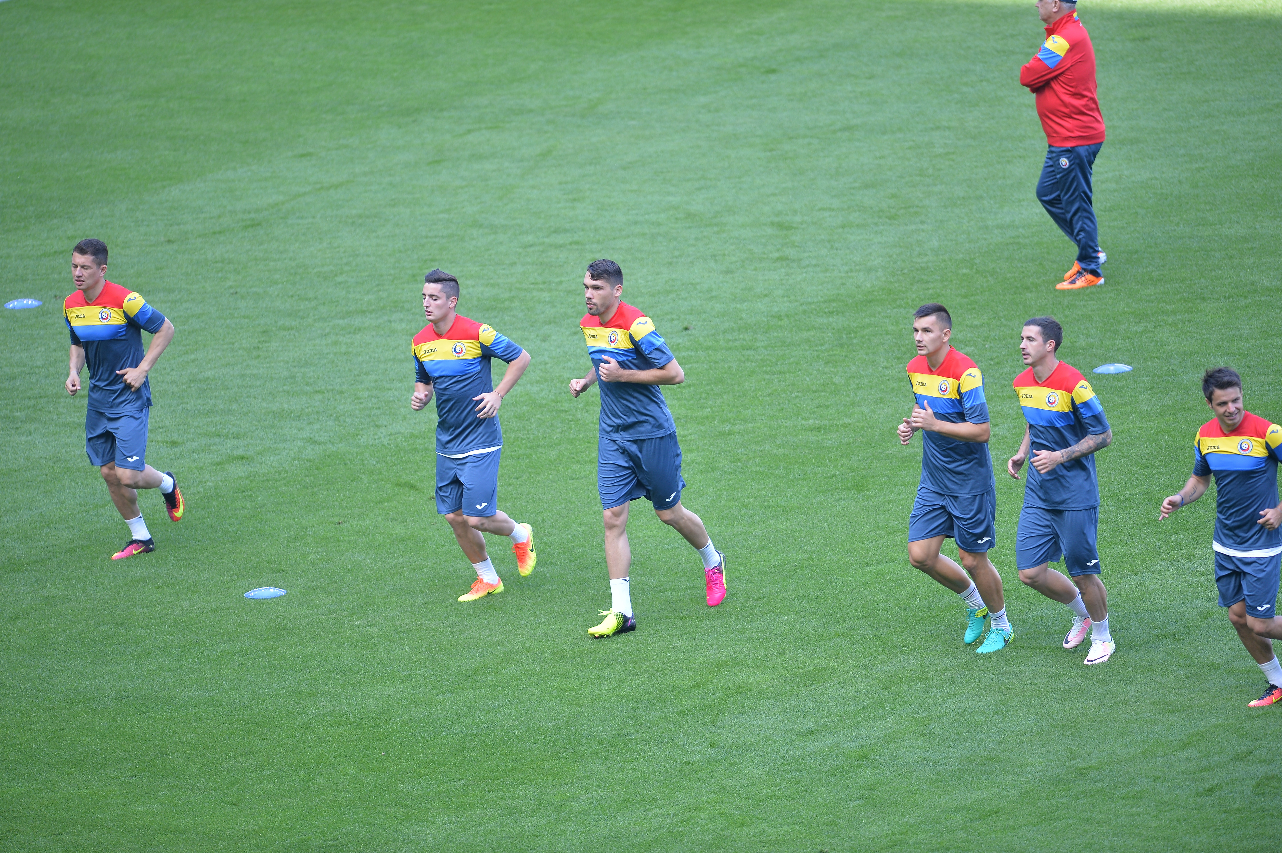 Euro 2016. Tricolorii au efectuat antrenamentul oficial pe Stade de France, ultimul înaintea meciului cu ”Les Bleus” (vineri, ora 22:00). Zâmbete și uimire / GALERIE FOTO și VIDEO