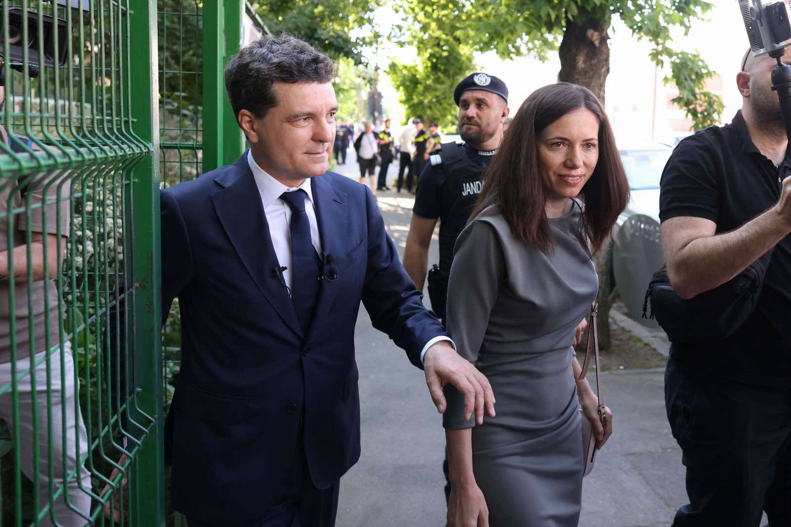 „Copiii dumneavoastră sunt botezați?”. Răspunsul oferit de partenera lui Nicușor Dan, Mirabela Grădinaru, la această întrebare