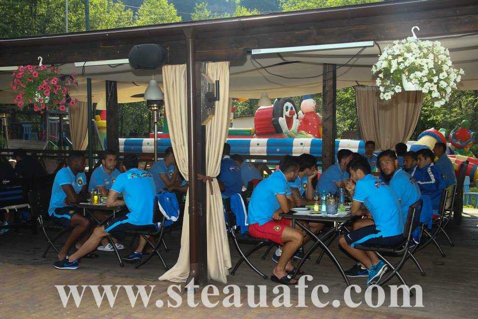 Plajă și bălăceală pentru steliștii lui Rădoi, după antrenamente infernale