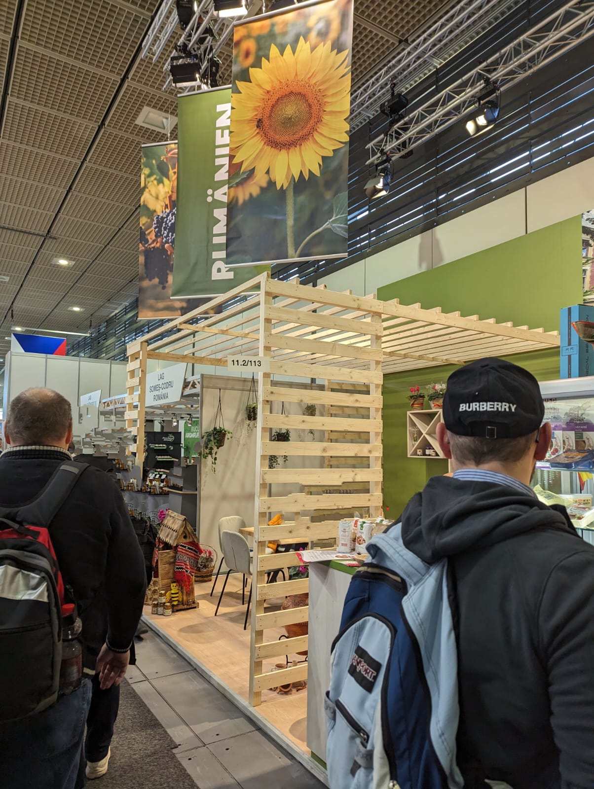 EXCLUSIV. Ministerul Agriculturii a cheltuit 64.000 de euro pentru o vitrină, la un târg internațional din Berlin. Producătorii privați români care au participat separat la același eveniment au cheltuit doar câte „6.000-7.000 de euro”