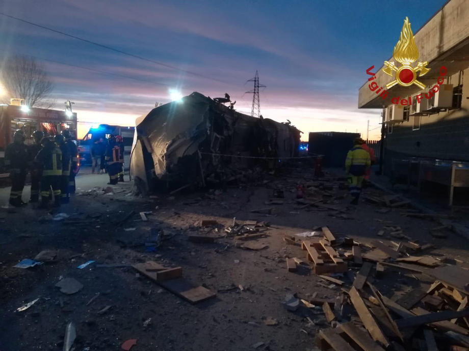 Un tren de mare viteză a deraiat în Italia. Cel puțin două persoane au murit şi 28 sunt rănite