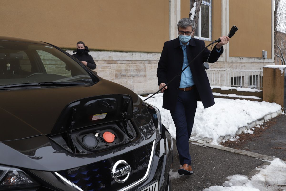 Florin Cîţu şi mai mulţi miniştri au marcat „Vinerea Verde”. „Merg frecvent pe jos sau cu metroul”