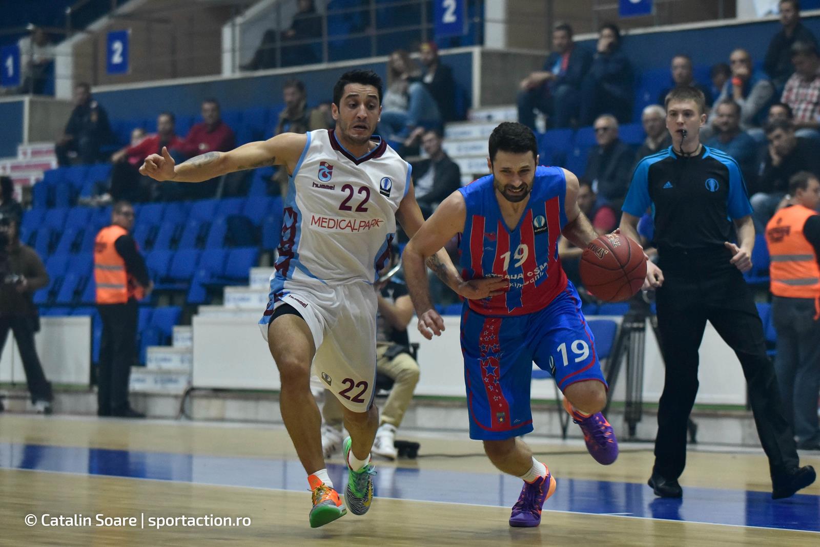 Eurocup: Steaua - Trabzonspor 76-71. ^Galeria boicoteză FCSB-ul, dar a făcut show la baschet