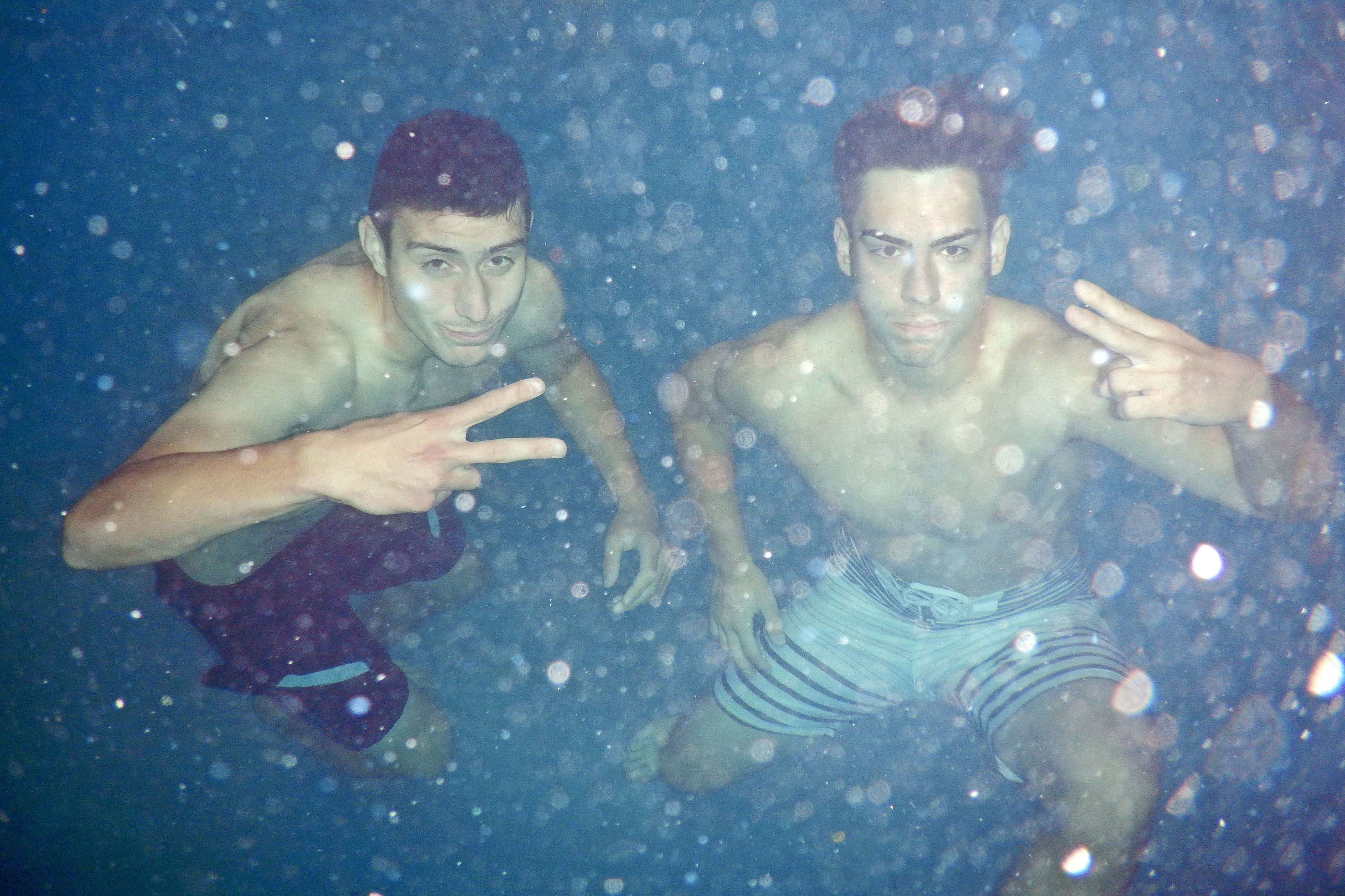 SUPER GALERIE FOTO / ”Suntem câinii din Atlantis!”. Selfie sub apă!