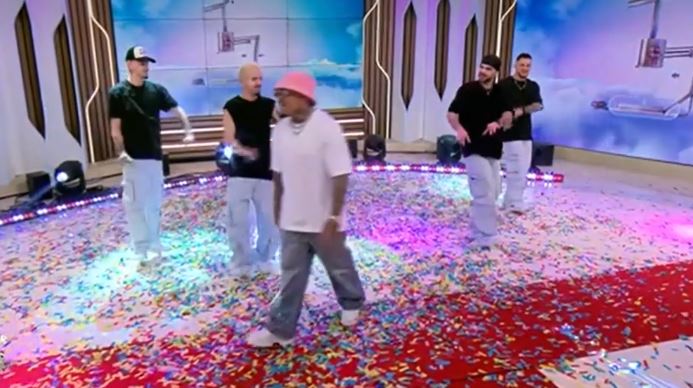 Alex Velea, reacție nervoasă în platoul de la „Super Neatza”. Răzvan Simion a încercat să-l calmeze, după ce artistul ar fi început să înjure în direct