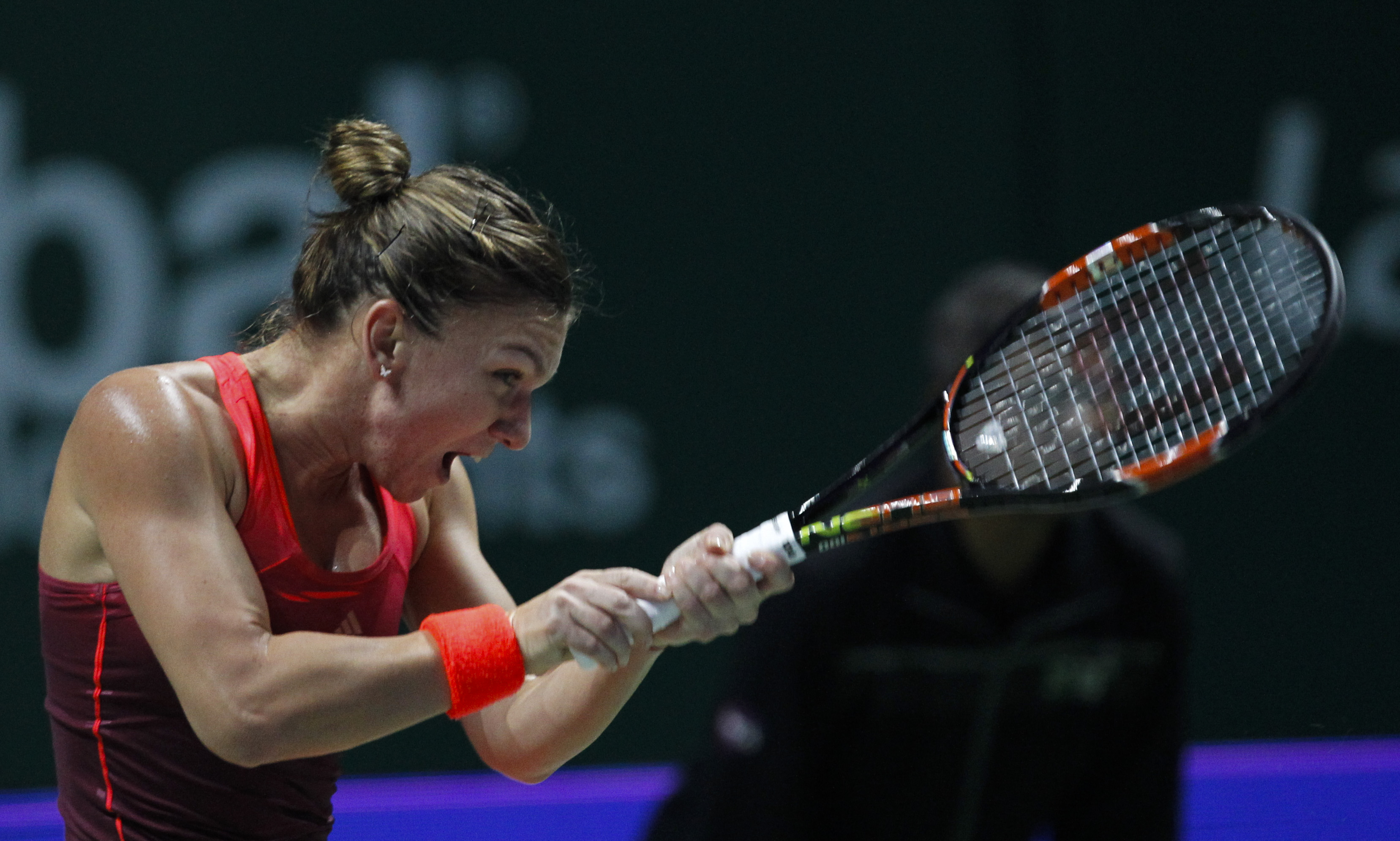 Halep a debutat fantastic la Turneul Campioanelor: ^a demolat-o pe italianca Pennetta, 6-0, 6-3. Marți, urmează Șarapova / LIVEBLOG&VIDEO