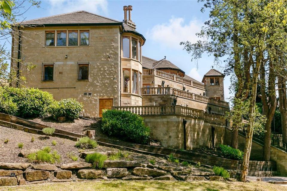 FOTO | Uite ce secret uriaș ascunde această casă. Din față arată ca un bungalou