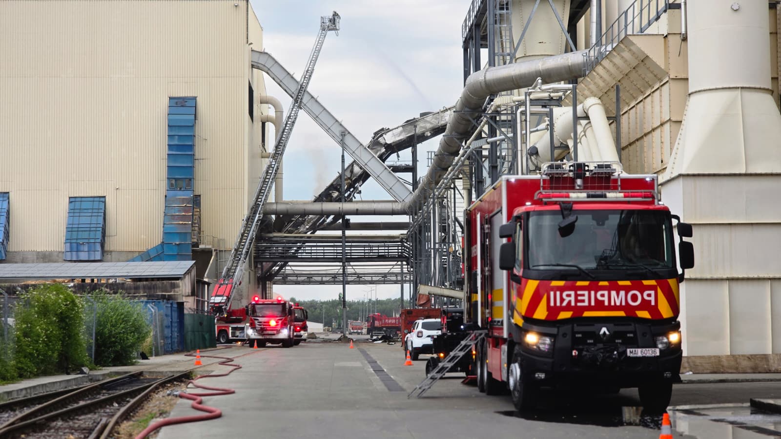 A doua explozie la fabrica de lemn din Brașov. ISU a trimis roboți și echipaje suplimentare