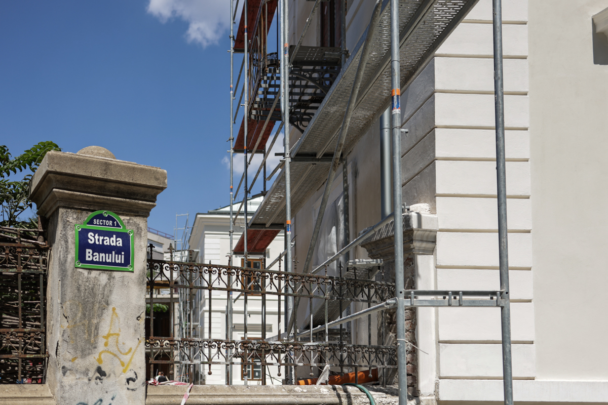 Renovarea Palatului Știrbei se apropie de final. „Bijuteria” de pe Calea Victoriei a revenit la gloria de odinioară