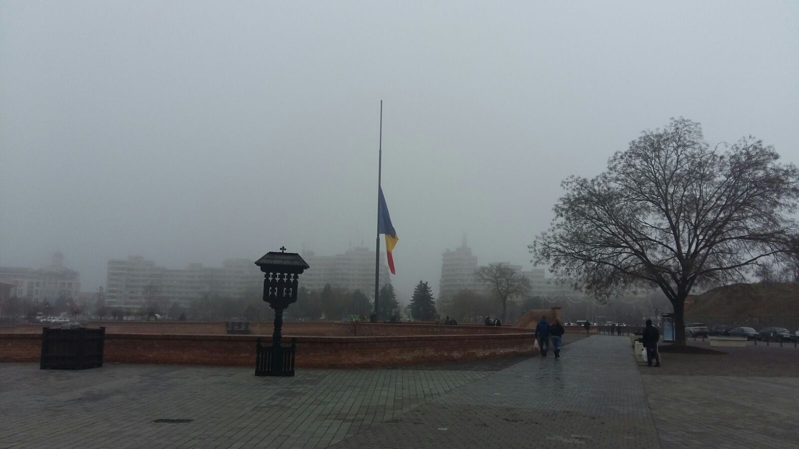 Sute de oameni s-au rugat pentru Regele Mihai la Alba Iulia. Arhiepiscopul de Alba Iulia: „Ilustrul nostru suveran merită pe deplin omagiul nostru şi cinstirea noastră”