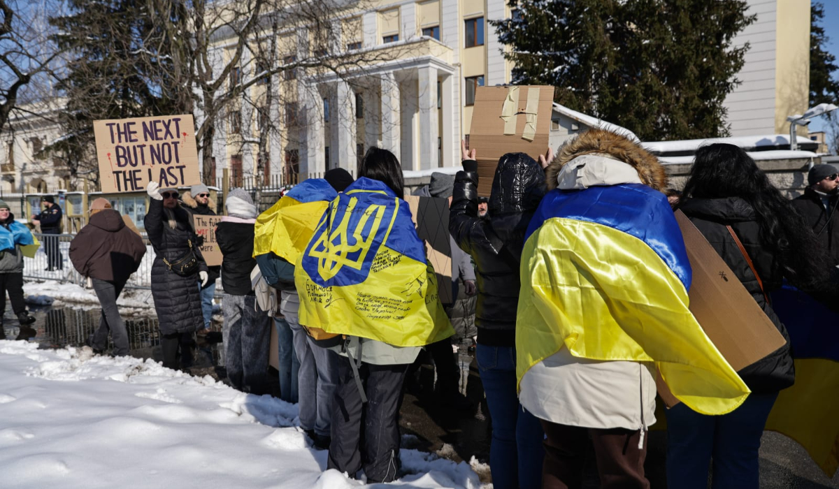 Patru ani de război în Ucraina, comemorați la București printr-o manifestație pașnică: „Pacea nu a venit”